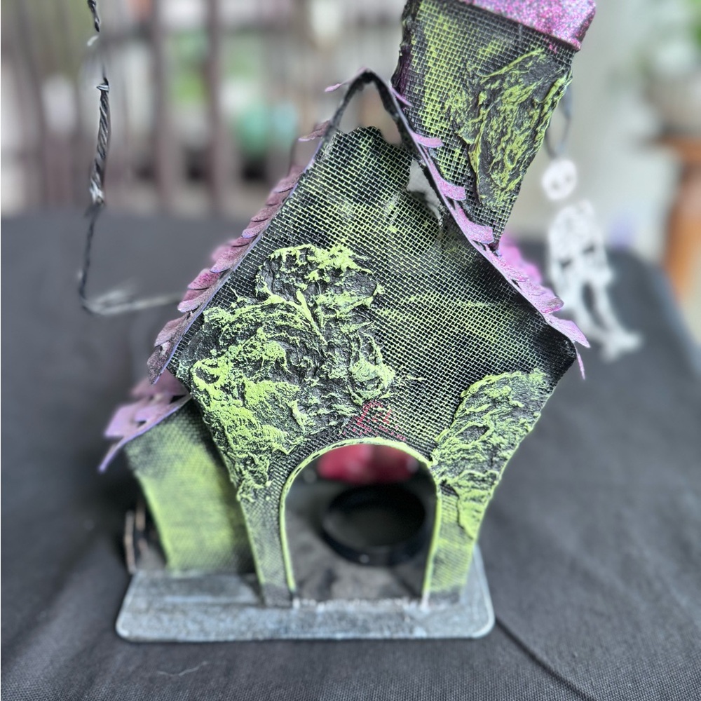 Halloween Haunted House Tea Light Candle Holder Spooky Manor Metal - Picture 3 of 3